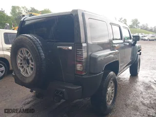 2008 Hummer H3 SUV Luxury with VIN 5GTEN43E388183129, listed as a IAAI auction lot 42047846 with 197,111 mi miles. Bid and sale history available at carsss.com. Image 4.