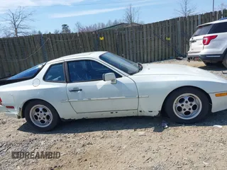 1985 Porsche 944 z VIN WP0AA0949FN455352, wystawiony jako IAAI lot #41841029 z przebiegiem 312 350 mil mil oraz . Historia ofert i sprzedaży dostępna na DreamBid. Obrazek 14.