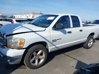 2006 Dodge 1500 SLT z VIN 1D7HA18N76S549283, wystawiony jako IAAI lot #41851331 z przebiegiem 139 047 mil mil oraz . Historia ofert i sprzedaży dostępna na DreamBid. Obrazek 19.