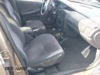 2001 Dodge Neon Highline z VIN 1B3ES46C71D183823, wystawiony jako IAAI lot #41521042 z przebiegiem 141 152 mil mil oraz . Historia ofert i sprzedaży dostępna na DreamBid. Obrazek 5.