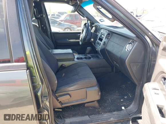 2009 Ford Expedition EL XLT with VIN 1FMFK15559LA14157, listed as a IAAI auction lot 42005116 with 237,579 mi miles. Bid and sale history available at carsss.com. Image 5.