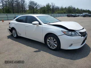 2014 Lexus ES 300h z VIN JTHBW1GG2E2053437, wystawiony jako Copart lot #60522105 z przebiegiem 197 632 mil mil oraz Szkoda całkowita • Salvage title. Historia ofert i sprzedaży dostępna na DreamBid. Obrazek 4.