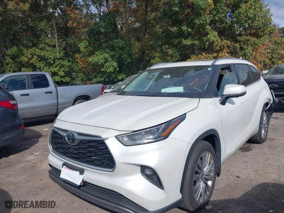 2023 Toyota Highlander L with VIN 5TDKDRBH6PS001701, listed as a IAAI auction lot 40707030 with 27,288 mi miles. Bid and sale history available at carsss.com. Image 2.
