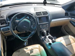 2017 Ford Explorer XLT z VIN 1FM5K7D88HGB49909, wystawiony jako Copart lot #59027255 z przebiegiem 133 536 mil mil oraz Szkoda całkowita • Salvage title. Historia ofert i sprzedaży dostępna na DreamBid. Obrazek 8.