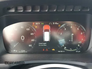 2016 Volvo XC90 T6 Momentum with VIN YV4A22PK5G1062304, listed as a Copart auction lot 50935985 with 57,244 mi miles and Salvage Title. Bid and sale history available at carsss.com. Image 9.