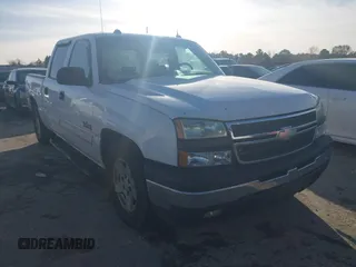 2005 Chevrolet Silverado 1500 LS with VIN 2GCEC13T851362243, listed as a IAAI auction lot 41473828 with 278,628 mi miles. Bid and sale history available at carsss.com. Image 1.