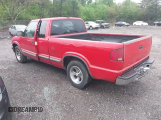 2001 Chevrolet S-10 LS with VIN 1GCCS19W418235489, listed as a IAAI auction lot 41967949 with Not Provided miles and . Bid and sale history available at DreamBid. Image 3.