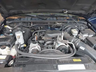 2000 Chevrolet Blazer LT z VIN 1GNDT13W9Y2350118, wystawiony jako IAAI lot #42255823 z przebiegiem 255 056 mil mil oraz . Historia ofert i sprzedaży dostępna na DreamBid. Obrazek 10.
