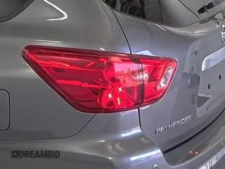 2019 Nissan Pathfinder SL z VIN 5N1DR2MM9KC604319, wystawiony jako IAAI lot #42437888 z przebiegiem 122 569 mil mil oraz . Historia ofert i sprzedaży dostępna na DreamBid. Obrazek 2.