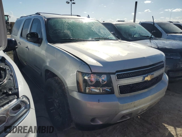 2010 Chevrolet Suburban LT with VIN 1GNUCJE08AR133956, listed as a Copart auction lot 76145714 with 212,459 mi miles and Salvage Title. Bid and sale history available at carsss.com. Image 4.