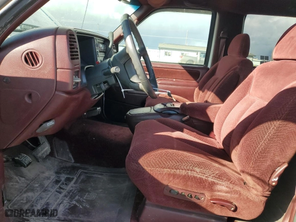 1996 Chevrolet Tahoe with VIN 3GNEK18RXTG149158, listed as a Copart auction lot 48880075 with 157,839 mi miles and Salvage Title. Bid and sale history available at carsss.com. Image 7.