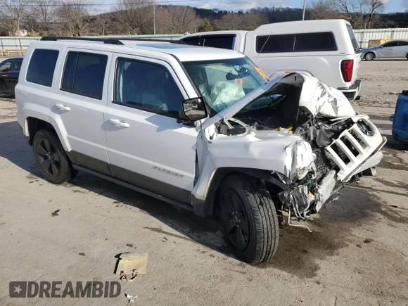 2014 Jeep Patriot Latitude z VIN 1C4NJPFAXED862881, wystawiony jako Copart lot #41519835 z przebiegiem 100 695 mil mil oraz Szkoda całkowita • Salvage title. Historia ofert i sprzedaży dostępna na DreamBid. Obrazek 4.