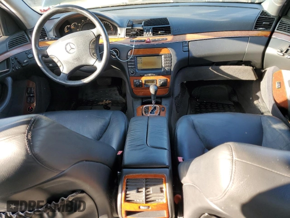 2005 Mercedes-Benz S-Class 4.3L with VIN WDBNG83J65A460364, listed as a Copart auction lot 84708264 with 209,231 mi miles and Clean Title. Bid and sale history available at carsss.com. Image 8.