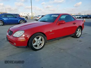 1998 Mercedes-Benz SLK-Class with VIN WDBKK47F7WF058115, listed as a Copart auction lot 46637955 with 118,385 mi miles and Clean Title. Bid and sale history available at carsss.com. Image 1.