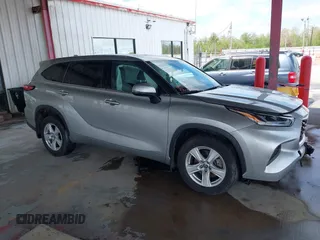 2021 Toyota Highlander L z VIN 5TDCZRBH9MS543232, wystawiony jako IAAI lot #41869895 z przebiegiem 41 031 mil mil oraz . Historia ofert i sprzedaży dostępna na DreamBid. Obrazek 13.