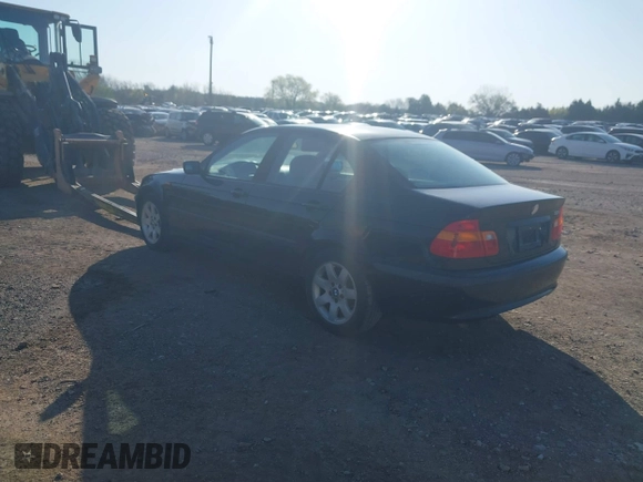 2002 BMW 3 Series 325i with VIN WBAEV33442PD55190, listed as a IAAI auction lot 41838076 with 119,255 mi miles. Bid and sale history available at carsss.com. Image 3.