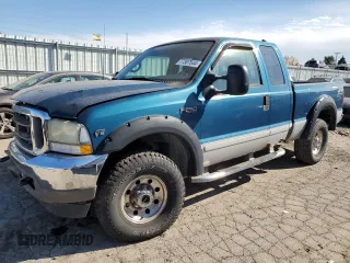 2002 Ford Super Duty F-250 XL with VIN 1FTNX21L52ED69660, listed as a Copart auction lot 77307544 with 207,111 mi miles and Salvage Title. Bid and sale history available at carsss.com. Image 1.