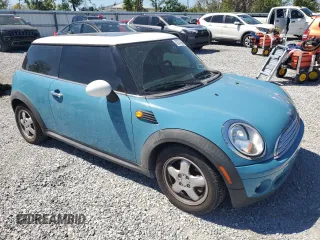 2008 MINI Hardtop with VIN WMWMF33518TT59583, listed as a Copart auction lot 50742985 with 101,831 mi miles and Clean Title. Bid and sale history available at DreamBid. Image 4.