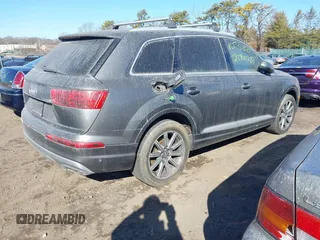 2019 Audi Q7 Premium Plus with VIN WA1LHAF71KD019114, listed as a IAAI auction lot 41708178 with Not provided miles and . Bid and sale history available at DreamBid. Image 4.
