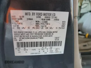 2010 Ford Escape Hybrid z VIN 1FMCU5K30AKA77460, wystawiony jako Copart lot #56363305 z przebiegiem 294 973 mil mil oraz Czysty tytuł • Clean title. Historia ofert i sprzedaży dostępna na DreamBid. Obrazek 12.