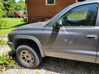 2004 Dodge Dakota Sport с VIN 1D7HG38K74S685426, выставлен на аукционе IAAI как лот 42567316 с пробегом 187 325 миль миль и . История ставок и продаж доступна на DreamBid. Изображение 3.