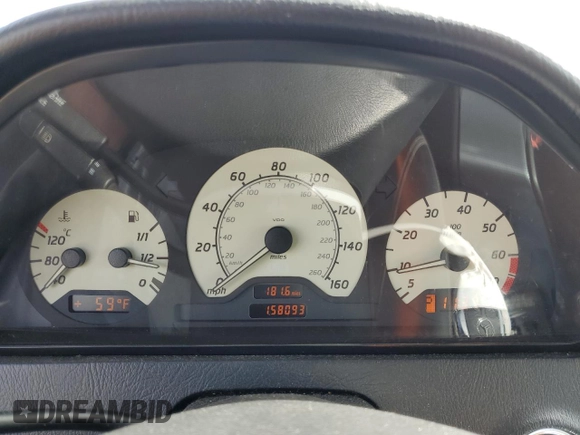 2000 Mercedes-Benz C 230/260/280/320 z VIN WDBHA29G3YA859826, wystawiony jako Copart lot #48573425 z przebiegiem 158 093 mil mil oraz Szkoda całkowita • Salvage title. Historia ofert i sprzedaży dostępna na DreamBid. Obrazek 9.