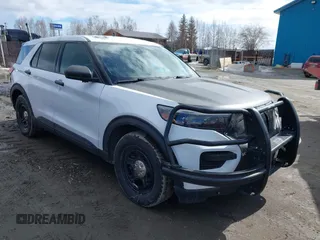 2020 Ford Police Interceptor Utility z VIN 1FM5K8AB2LGA83906, wystawiony jako IAAI lot #42014314 z przebiegiem 82 851 mil mil oraz . Historia ofert i sprzedaży dostępna na DreamBid. Obrazek 1.