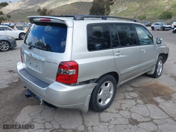 2006 Toyota Highlander w/3rd Row with VIN JTEDP21A060104055, listed as a IAAI auction lot 41786954 with 131,160 mi miles. Bid and sale history available at carsss.com. Image 4.