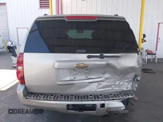 2007 Chevrolet Tahoe LS z VIN 1GNFC13C17R293787, wystawiony jako IAAI lot #42517818 z przebiegiem 293 307 mil mil oraz . Historia ofert i sprzedaży dostępna na DreamBid. Obrazek 16.