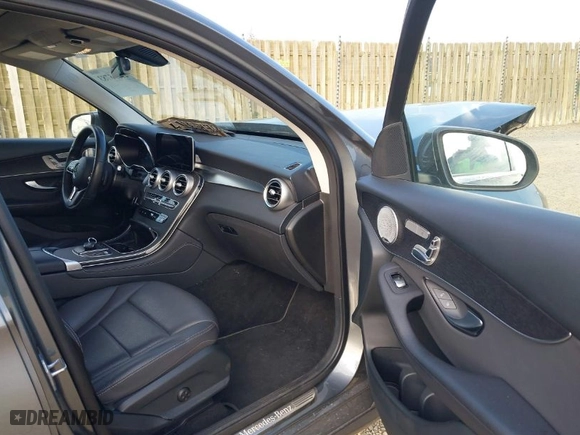 2021 Mercedes-Benz GLC with VIN W1N0G8EB8MF871762, listed as a IAAI auction lot 41835783 with 55,975 mi miles. Bid and sale history available at carsss.com. Image 5.