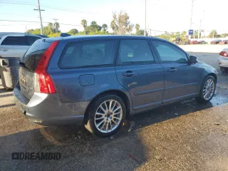 2010 Volvo V50 with VIN YV1382MWXA2575058, listed as a Copart auction lot 72713114 with 72,422 mi miles and Salvage Title. Bid and sale history available at carsss.com. Image 3.