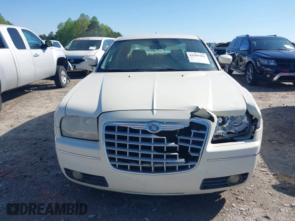 2007 Chrysler 300 Touring z VIN 2C3KA53G17H715729, wystawiony jako IAAI lot #41999282 z przebiegiem 130 444 mil mil oraz . Historia ofert i sprzedaży dostępna na DreamBid. Obrazek 12.