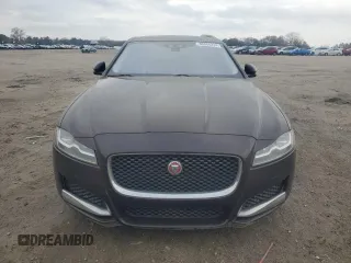 2017 Jaguar XF 35t Premium with VIN SAJBD4BV1HCY27546, listed as a Copart auction lot 86056234 with 102,932 mi miles and Clean Title. Bid and sale history available at carsss.com. Image 5.
