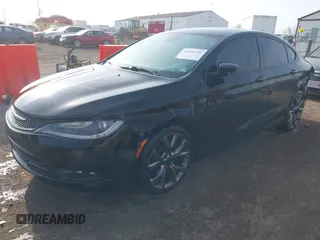 2016 Chrysler 200 S z VIN 1C3CCCBB7GN125955, wystawiony jako IAAI lot #42028420 z przebiegiem 106 301 mil mil oraz . Historia ofert i sprzedaży dostępna na DreamBid. Obrazek 2.