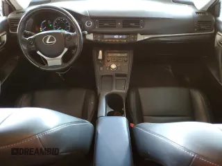 2015 Lexus CT 200h z VIN JTHKD5BH0F2230002, wystawiony jako Copart lot #51675975 z przebiegiem 63 557 mil mil oraz Szkoda całkowita • Salvage title. Historia ofert i sprzedaży dostępna na DreamBid. Obrazek 8.