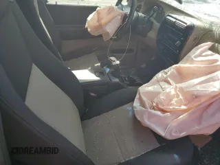 2006 Ford Ranger STX z VIN 1FTYR44E26PA20434, wystawiony jako Copart lot #44458215 z przebiegiem 117 619 mil mil oraz Nie do naprawy • Non repairable. Historia ofert i sprzedaży dostępna na DreamBid. Obrazek 7.