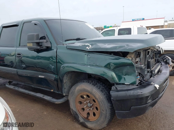 2005 Chevrolet Silverado 1500 LS with VIN 2GCEK13T551156428, listed as a IAAI auction lot 41731983 with 274,185 mi miles. Bid and sale history available at carsss.com. Image 6.