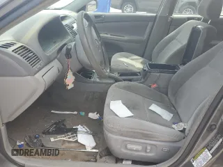 2004 Toyota Camry LE z VIN 4T1BE32K74U848946, wystawiony jako Copart lot #56030995 z przebiegiem Nie podano mil oraz Szkoda całkowita • Salvage title. Historia ofert i sprzedaży dostępna na DreamBid. Obrazek 7.