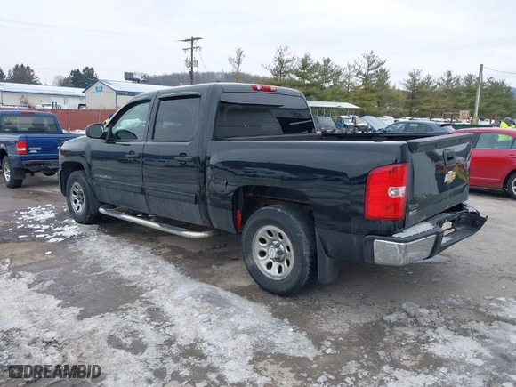 2010 Chevrolet Silverado 1500 LT with VIN 3GCRKSEA5AG191507, listed as a IAAI auction lot 41531755 with 220,184 mi miles. Bid and sale history available at carsss.com. Image 3.