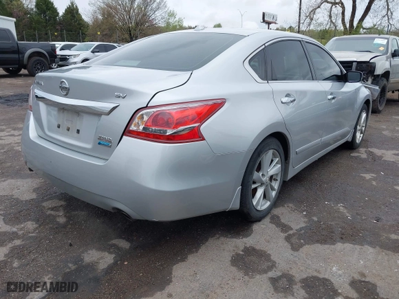 2013 Nissan Altima 2.5 SV with VIN 1N4AL3AP3DC258550, listed as a IAAI auction lot 41955123 with 185,618 mi miles. Bid and sale history available at carsss.com. Image 4.
