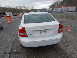 2007 Volvo S40 2.4L with VIN YV1MS390972278887, listed as a IAAI auction lot 42044268 with 150,958 mi miles. Bid and sale history available at carsss.com. Image 16.