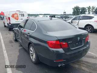2014 BMW 5 Series 528i xDrive z VIN WBA5A7C5XED612819, wystawiony jako IAAI lot #42593601 z przebiegiem 174 821 mil mil oraz . Historia ofert i sprzedaży dostępna na DreamBid. Obrazek 6.