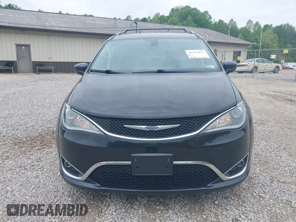 2018 Chrysler Pacifica Touring L z VIN 2C4RC1BG8JR262158, wystawiony jako IAAI lot #42182431 z przebiegiem 65 890 mil mil oraz . Historia ofert i sprzedaży dostępna na DreamBid. Obrazek 12.