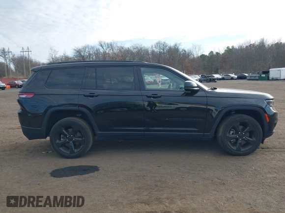 2022 Jeep Grand Cherokee Altitude z VIN 1C4RJKAG1N8524858, wystawiony jako IAAI lot #40883507 z przebiegiem 19 703 mil mil oraz . Historia ofert i sprzedaży dostępna na DreamBid. Obrazek 13.