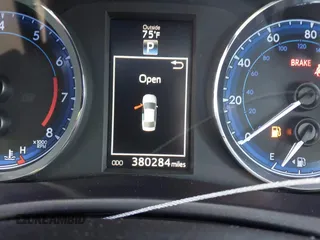 2017 Toyota Corolla L z VIN 5YFBURHE6HP652091, wystawiony jako IAAI lot #42131898 z przebiegiem 380 284 mil mil oraz . Historia ofert i sprzedaży dostępna na DreamBid. Obrazek 7.