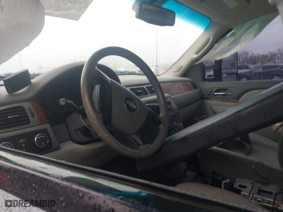 2011 Chevrolet Silverado 2500HD LTZ with VIN 1GC1KYE88BF160350, listed as a IAAI auction lot 41741645 with 1 mi miles. Bid and sale history available at carsss.com. Image 5.