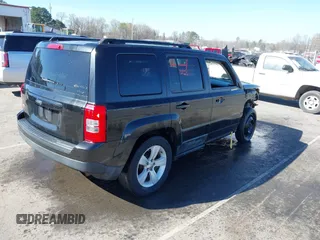 2011 Jeep Patriot Sport z VIN 1J4NT1GB8BD208238, wystawiony jako IAAI lot #41834103 z przebiegiem 200 947 mil mil oraz . Historia ofert i sprzedaży dostępna na DreamBid. Obrazek 4.