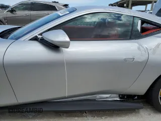 2022 Ferrari Roma z VIN ZFF98RNA1N0279070, wystawiony jako Copart lot #61832983 z przebiegiem Nie podano mil oraz Szkody całkowita. Historia ofert i sprzedaży dostępna na DreamBid. Obrazek 7.