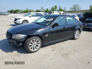 2011 BMW 3 Series 328i xDrive z VIN WBAPK7C59BA975051, wystawiony jako Copart lot #53133695 z przebiegiem 111 711 mil mil oraz Szkoda całkowita • Salvage title. Historia ofert i sprzedaży dostępna na DreamBid. Obrazek 1.