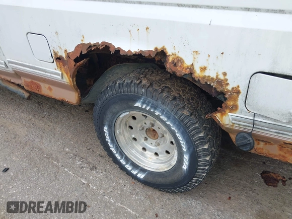 1995 Ford F-150 z VIN 1FTEX14H6SKC19656, wystawiony jako IAAI lot #42289301 z przebiegiem Nie podano mil oraz . Historia ofert i sprzedaży dostępna na DreamBid. Obrazek 15.